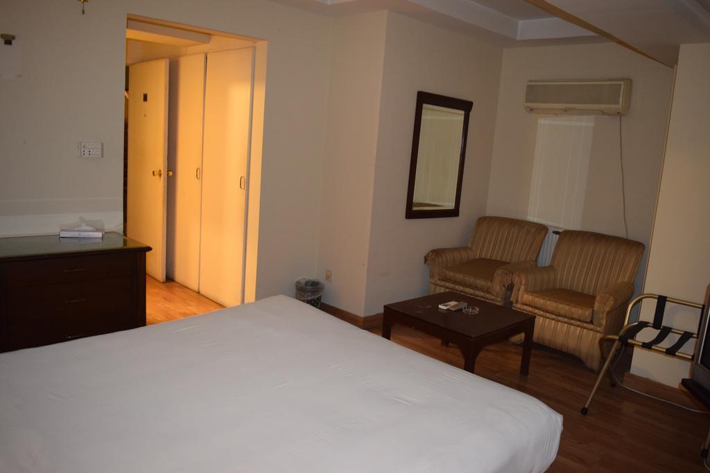 Carlton Tower Hotel Lahore Bilik gambar