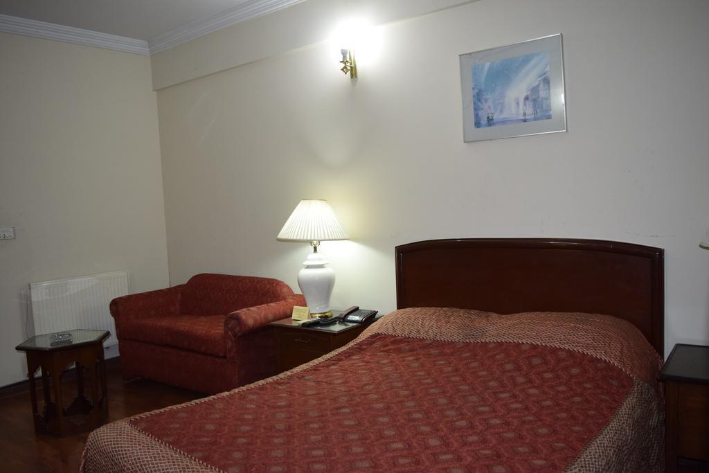 Carlton Tower Hotel Lahore Bilik gambar